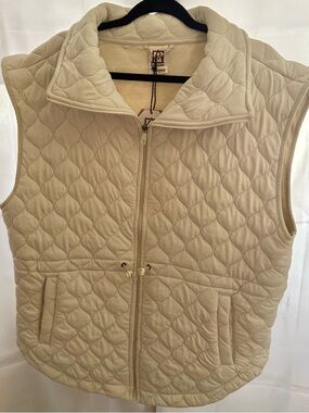Avalanche Quilted Sleeveless Zip Vest in Cream NWT - Size XL